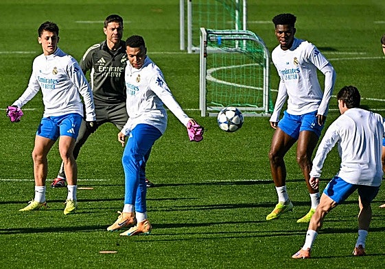 Los jugadores del Real Madrid, preparando este martes el duelo con el Olympiacos.