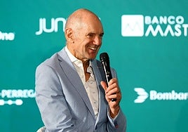 Adrian Newey, durante su presentación con Aston Martin.