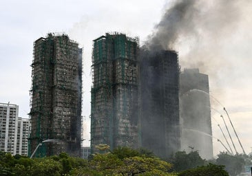 Megaincendio en Hong Kong: «Lo hemos perdido todo pero seguimos vivos, somos afortunados»
