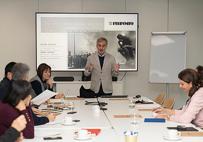 Tomás Pereda, subdirector general de la fundación Máshumano, consultor senior de recursos humanos y miembro del comité asesor de Líderes con Propósito, durante su intervención en la jornada.