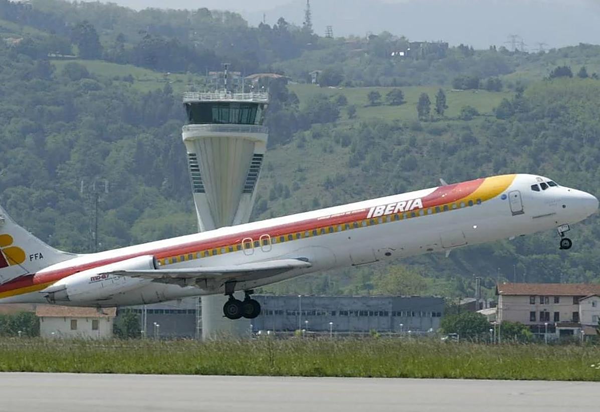 Venezuela revoca la concesión a Iberia y a otras cinco aerolíneas que suspendieron vuelos por escalada militar en el Caribe