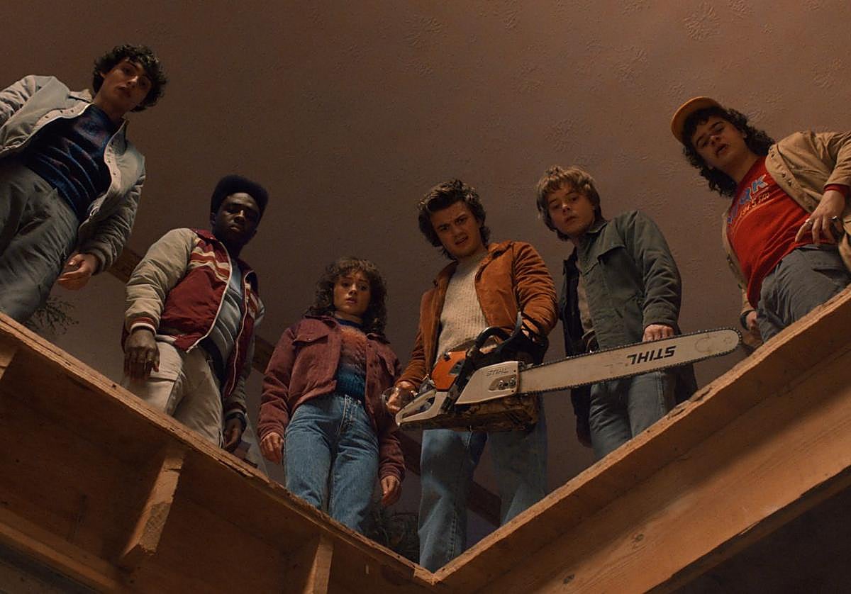 Finn Wolfhard, Caleb McLaughlin, Natalia Dyer, Joe Keery, Charlie Heaton y Gaten Matarazzo, en la quinta temporada de 'Stranger Things'.