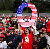 La letra 'Q' es el símbolo de los simpatizantes del grupo conspiranoico.