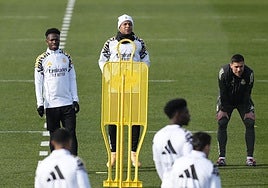 Los jugadores del Real Madrid y Xabi Alonso, preparando el duelo con el Girona.