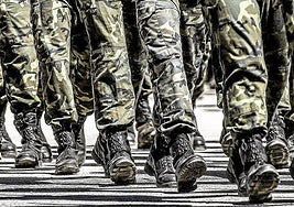 El servicio militar obligatorio acabó en España en 2001.