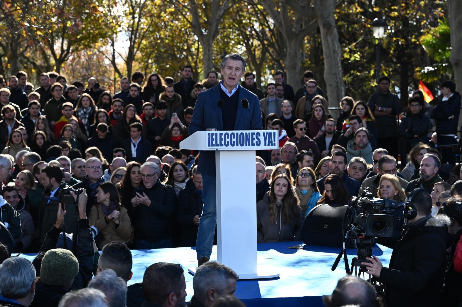 Alberto Núñez Feijóo ofrece un discurso.