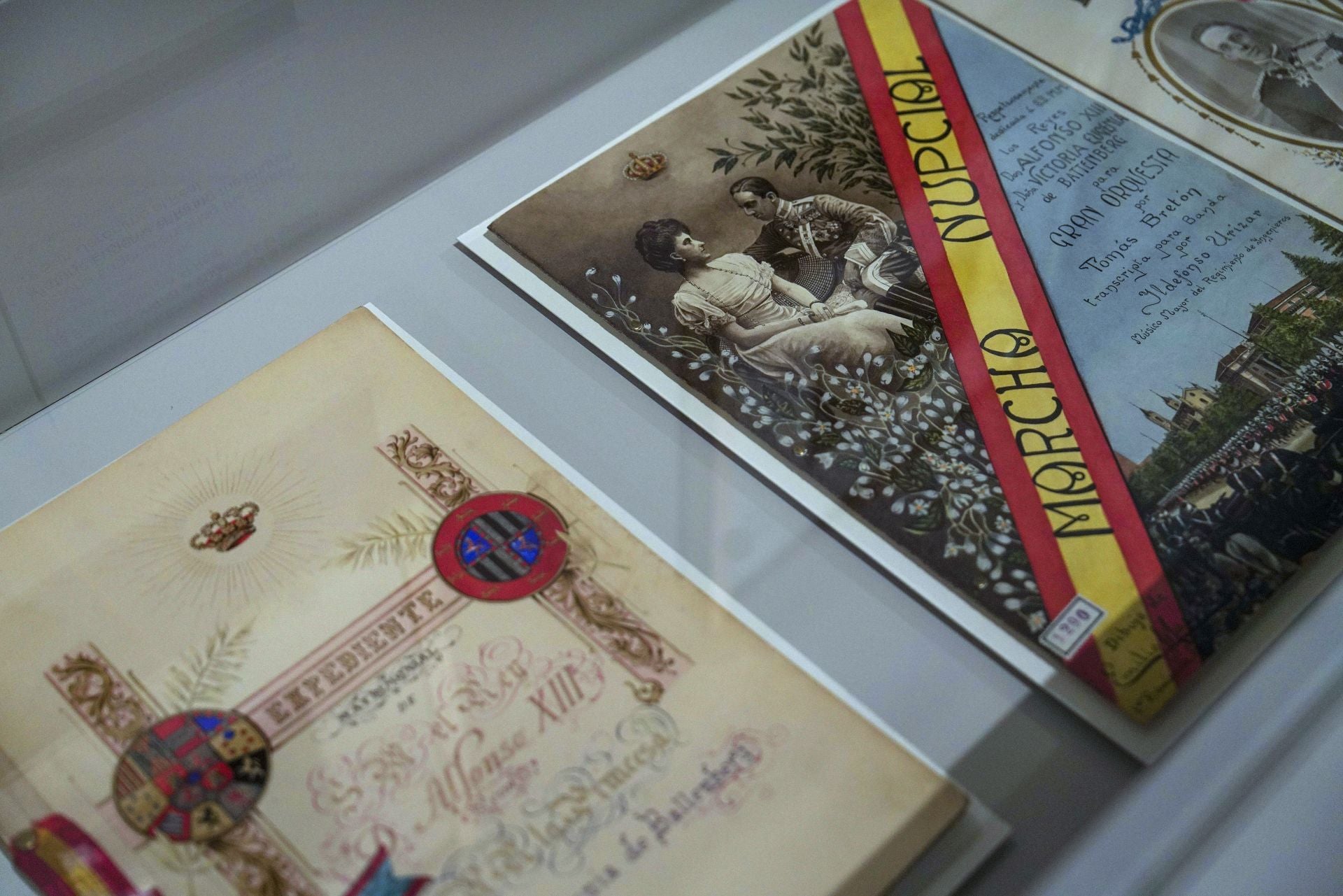 Expediente nupcial, documento del enlace entre entre Alfonso XIII y Victoria Eugenia de Battenberg el 31 de mayo de 1906.