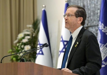 El presidente de Israel analiza la petición de perdón de Netanyahu, que divide al país