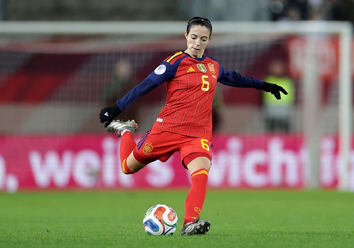 Aitana Bonmatí, en un partido con la selección española.