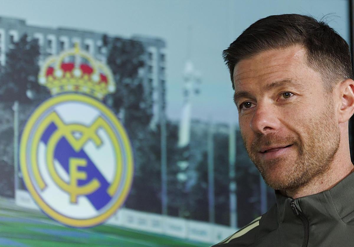 Xabi Alonso during a press conference.
