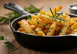 ¿Por qué están volviendo las sartenes de la abuela? Aprende a cuidarlas