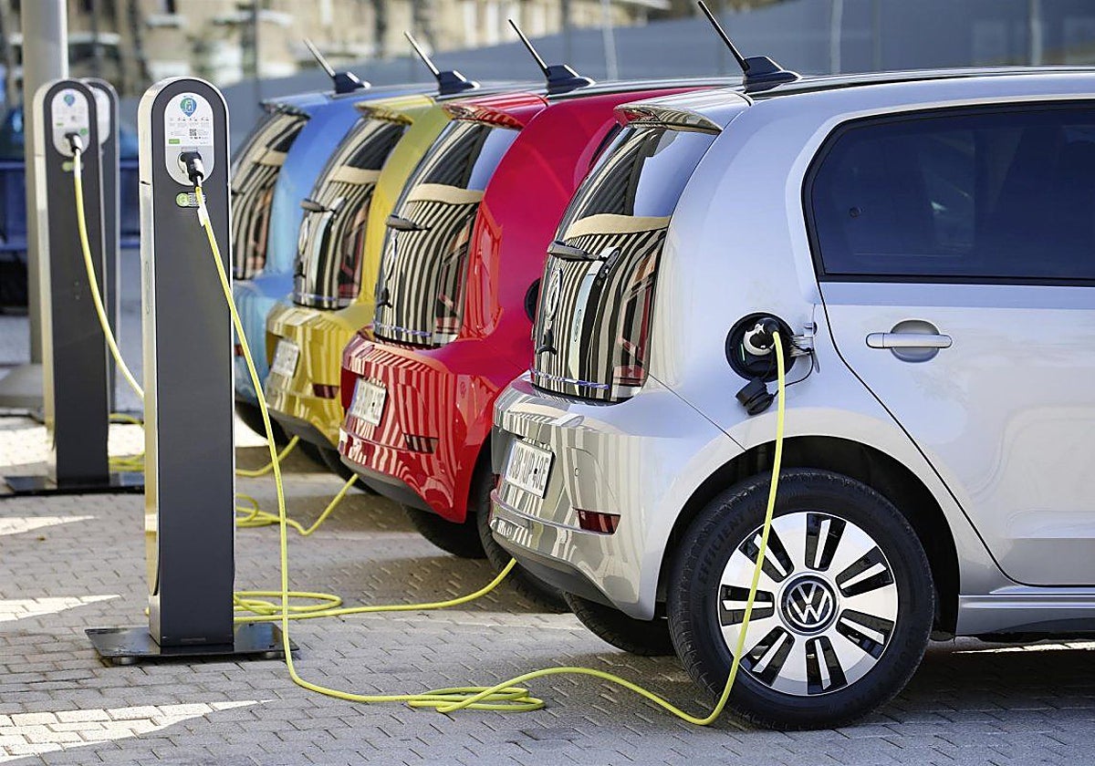 Los Híbridos-Eléctricos (HEV) se mantienen como la opción de motorización más popular
