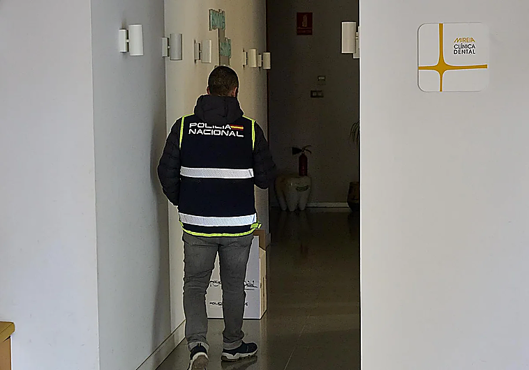 El anestesista detenido por la muerte de una niña en Alzira: «No sé qué ha pasado»