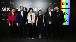 De izquierda a derecha, Ana Delgado, directora financiera de Vocento, Manuel Mirat, CEO de Vocento; la ministra de Igualdad, Ana Redondo; la ministra de Juventud, Sira Rego, el director general Editorial de Vocento, Fernando Belzunce y el director de la revista 'Six', Iván Gelibter.