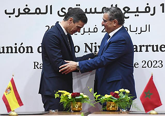 El presidente del Gobierno, Pedro Sánchez, este jueves junto a. primer ministro de Marruecos, Aziz Akhannouch