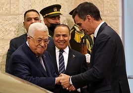 Mahmoud Abás y Pedro Sánchez durante un encuentro en Ramala.