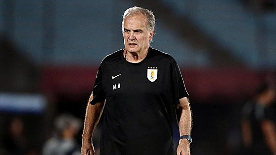 Bielsa y Fede Valverde se cruzan en el camino de España