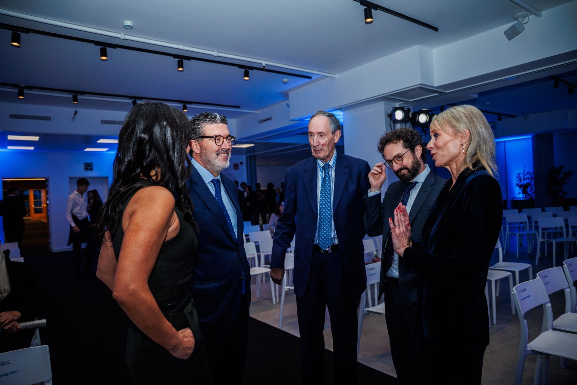 Begoña Villacís, Julián Quirós, Antonio García Ferrer (presidente de la Fundación ACS), Joaquín Manso y Romina Caponnetto