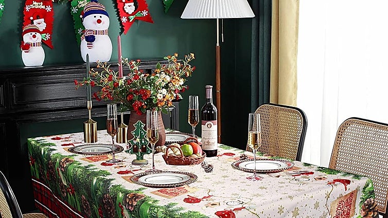 Viste tu mesa de Navidad estas fiestas con estos manteles