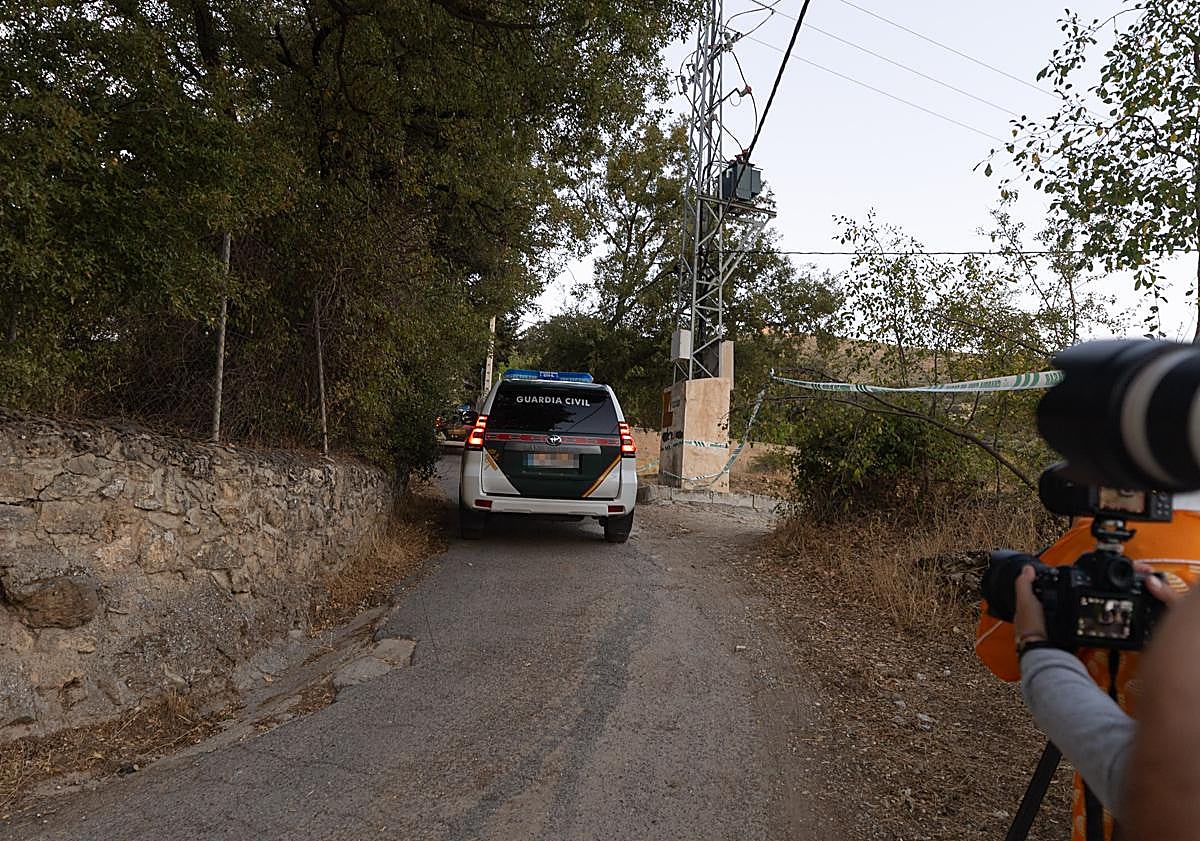 Imagen principal - El equipo negociador pasó catorce horas al pie del cañón.