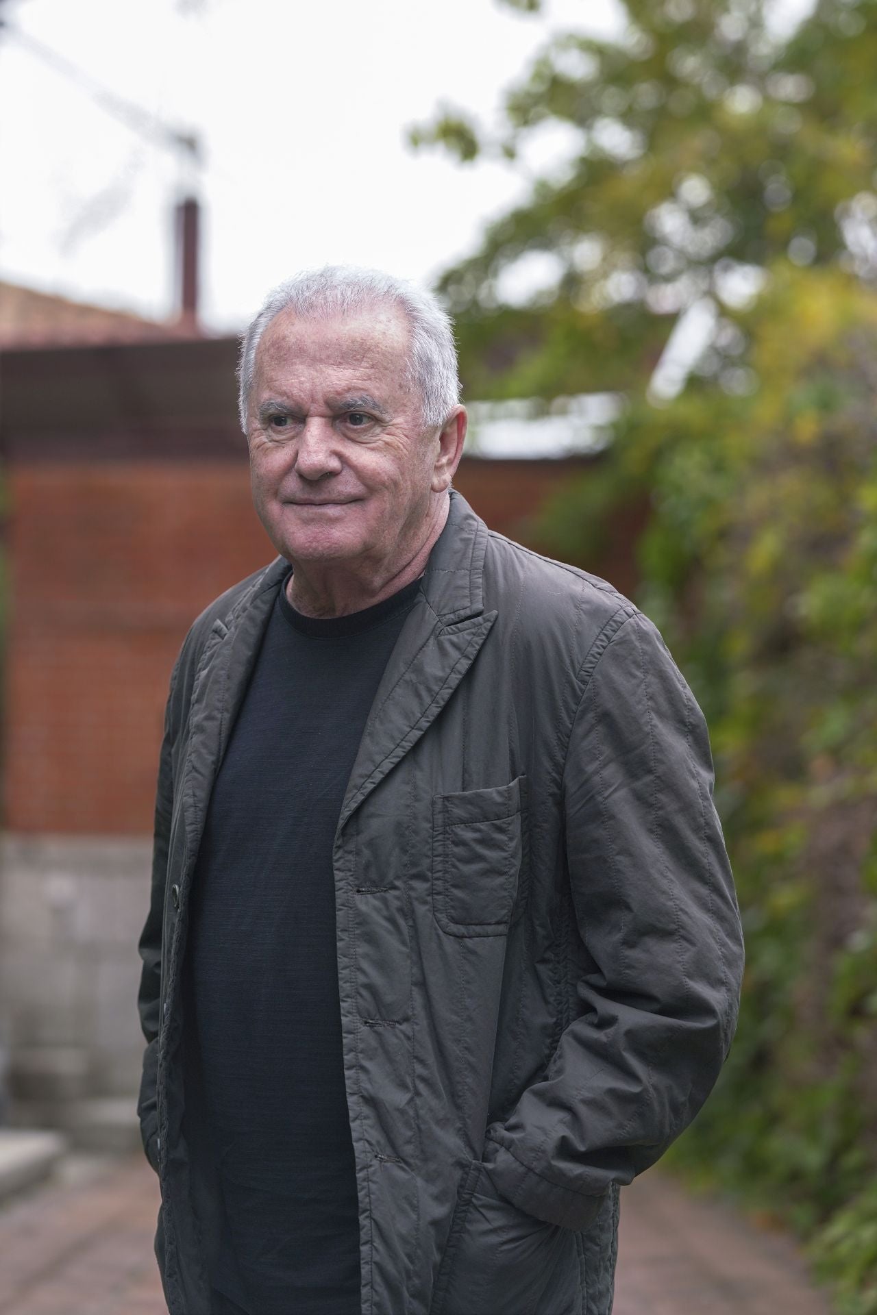 Víctor Manuel acaba de lanzar 'Solo a solas conmigo', su 28º álbum de estudio.