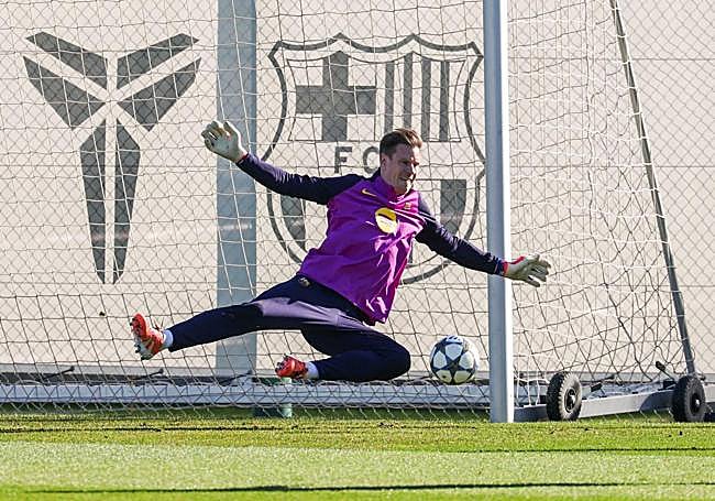 Ter Stegen ya se entrena con el resto del grupo.
