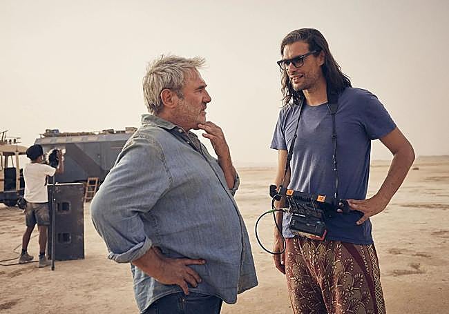 Sergi López y Óliver Laxe, durante el rodaje.