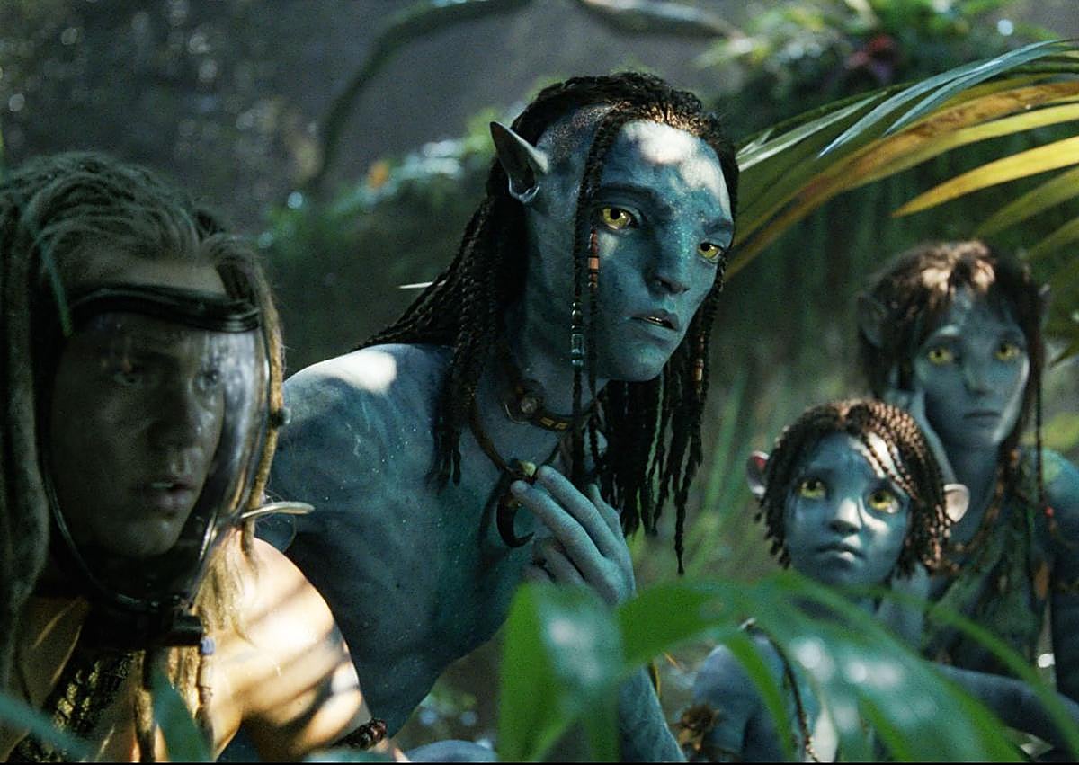 Imagen secundaria 1 - Arriba, Oona Chaplin, como Varang; debajo, Spider (Jack Champion), Lo'ak (Britain Dalton), Tuk (Trinity Bliss) y Kiri (Sigourney Weaver), y Zoe Saldaña como Neytiri.