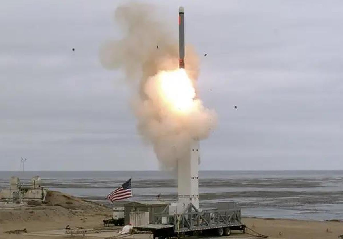 Ensayo con un misil nuclear estadounidense sin carga atómica.