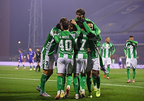 El Betis se merienda al Dinamo de Zagreb en siete minutos