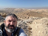 Bryan Stern, fundador de la Grey Bull Rescue Foundation, en un rescate en Siria el año pasado.