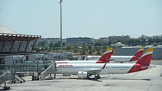 Los aeropuertos rozan los 300 millones de pasajeros hasta noviembre, un 4% más que el récord de 2024