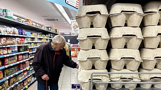 Los alimentos siguen presionando al alza la inflación con los huevos un 30% más caros