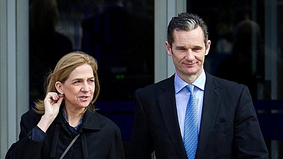 Cristina de Borbón e Iñaki Urdangarín reaparecen en un partido de su hijo Pablo