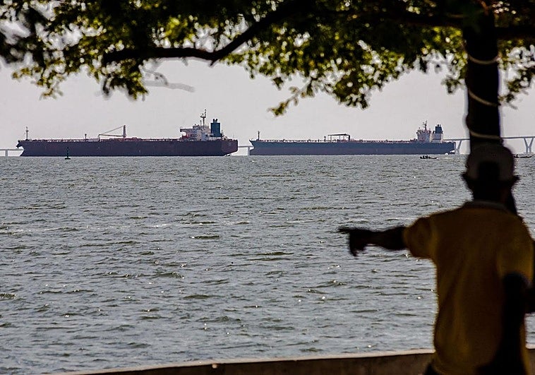 EE UU prepara más incautaciones mientras Maduro pone escolta a sus petroleros