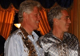 La Casa Blanca comienza a desclasificar los archivos del 'caso Epstein': pocas referencias a Trump y muchas fotos de Clinton, en imágenes