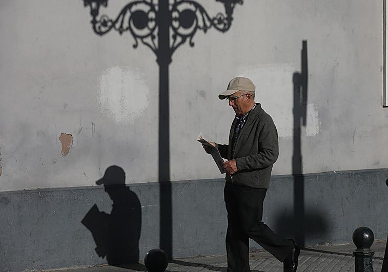 Los nuevos jubilados cobran por primera vez más de 1.700 euros al mes