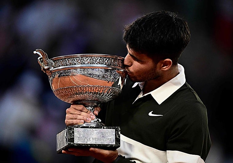 Alcaraz rozó la perfección en un curso para enmarcar