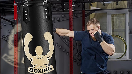 Entrena boxeo en casa con este saco colgante y su kit completo