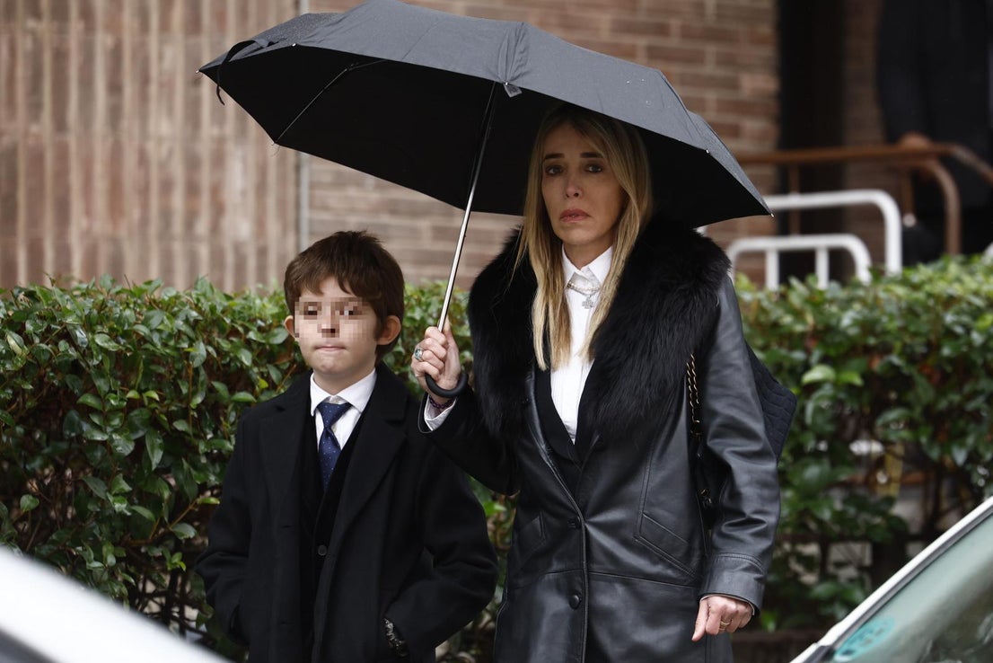 Nadia Halamandari, viuda de Fernando Gómez-Acebo y su hijo