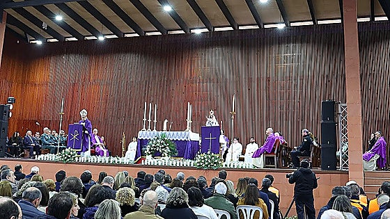 Adamuz se vuelca en la misa en memoria de los 45 fallecidos en el siniestro ferroviario