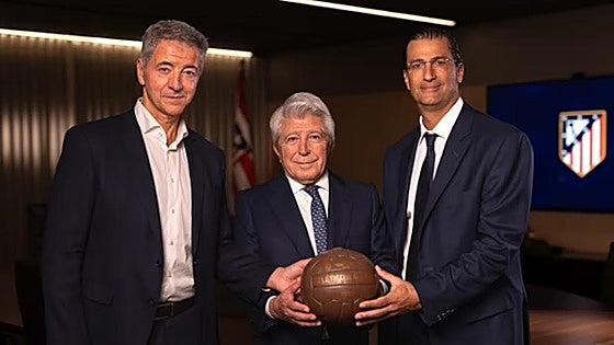 Bruselas da luz verde a la compra del Atlético por el fondo estadounidense Apollo