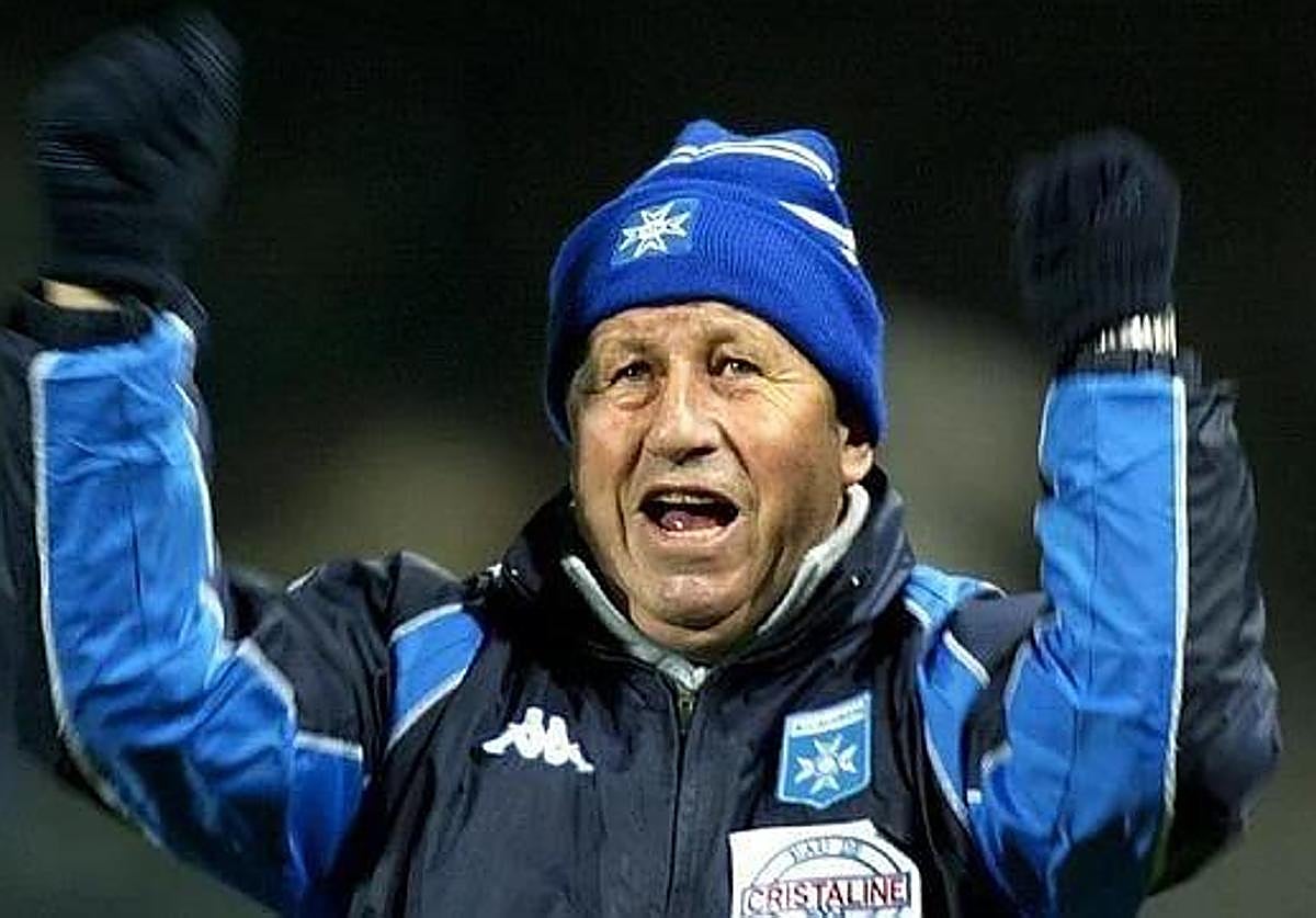 Guy Roux, leyenda del banquillo del Auxerre.