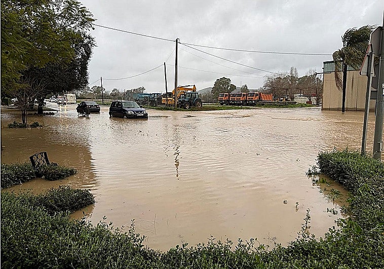 La 'zona cero' de Leonardo en Málaga se convierte en una isla sin luz, sin móvil, sin acceso a comida, médico ni policía