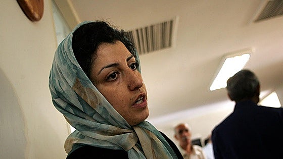 Irán condena a la Nobel de la Paz Narges Mohammadi a siete años y medio de prisión