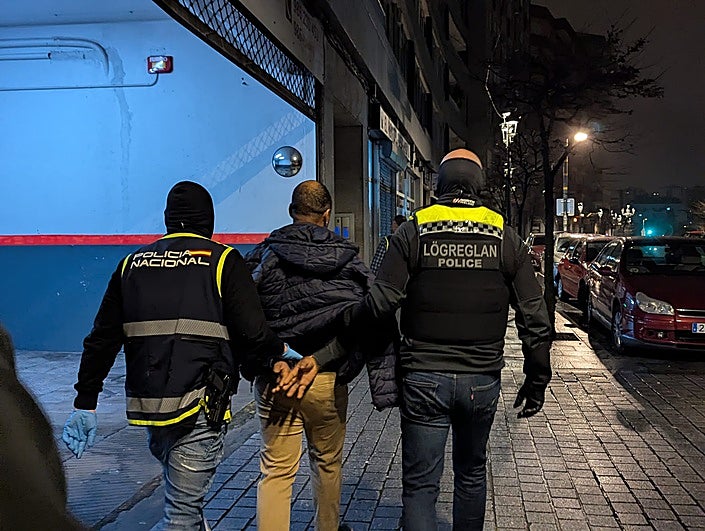 Detenidos cuatro españoles de una red internacional dedicada a la exportación de cocaína con ‘mulas’