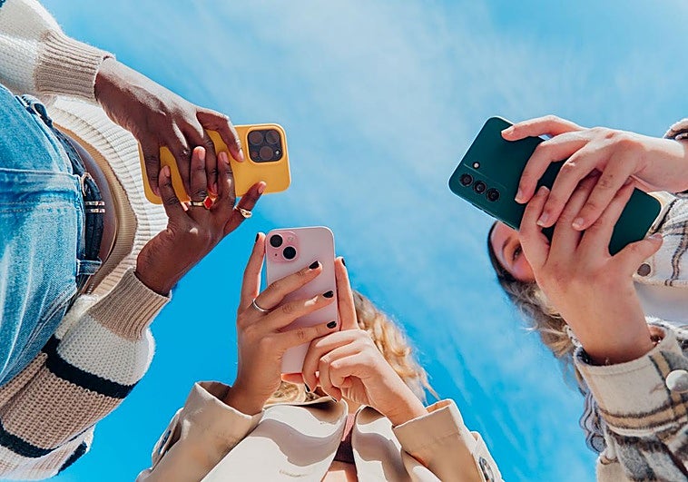 Ni Tinder, ni Instagram, ni el bar de la esquina: así se hacen amigos cuando eres adulto