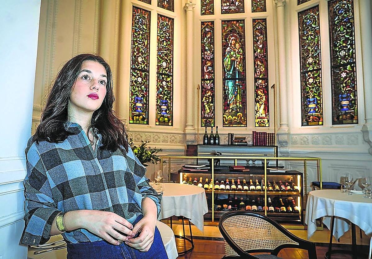 Blanca Soroa en la antigua capilla del hotel Palacio Arriluce, en Neguri.