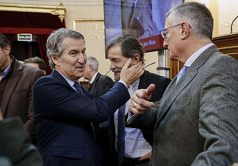 Feijóo: «Óscar López no le llega ni a las suelas de los zapatos a Lambán»