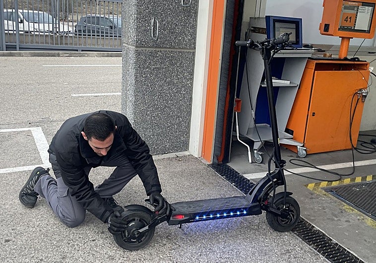 ¿Sabías que ya es obligatorio asegurar un patinete en España? Evita multas de 800 euros